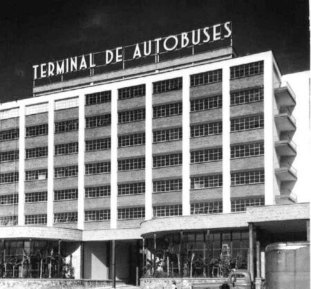 Terminal de autobuses en Guadalajara Antigua