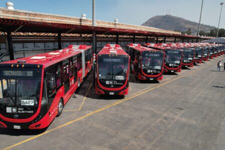 Terminal de autobuses en Mexico Patio